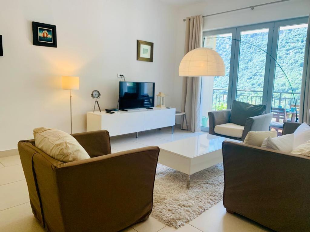 Lavender Bay Apartment F8 Дони-Моринь Экстерьер фото